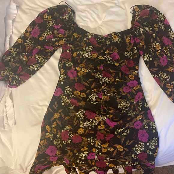 ASTR Floral Dress NWOT - Picture 3 of 5
